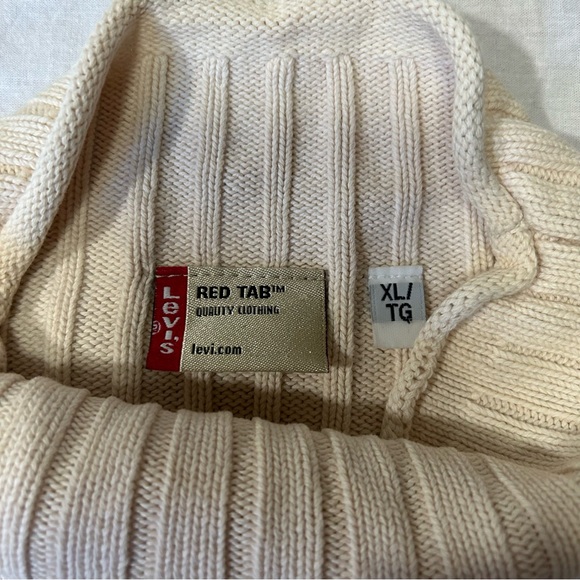 Levi’s cowl neck sweater - Picture 2 of 2